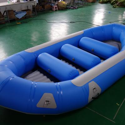 China-Fabrik beliebtes Schlauchboot für Wildwasser-Rafting-Boote