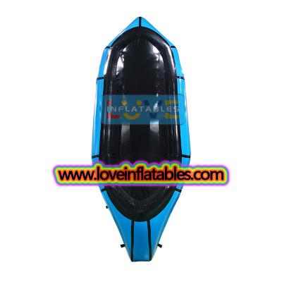 Neu entwickeltes Hochleistungs-Packraft für Wildwasser